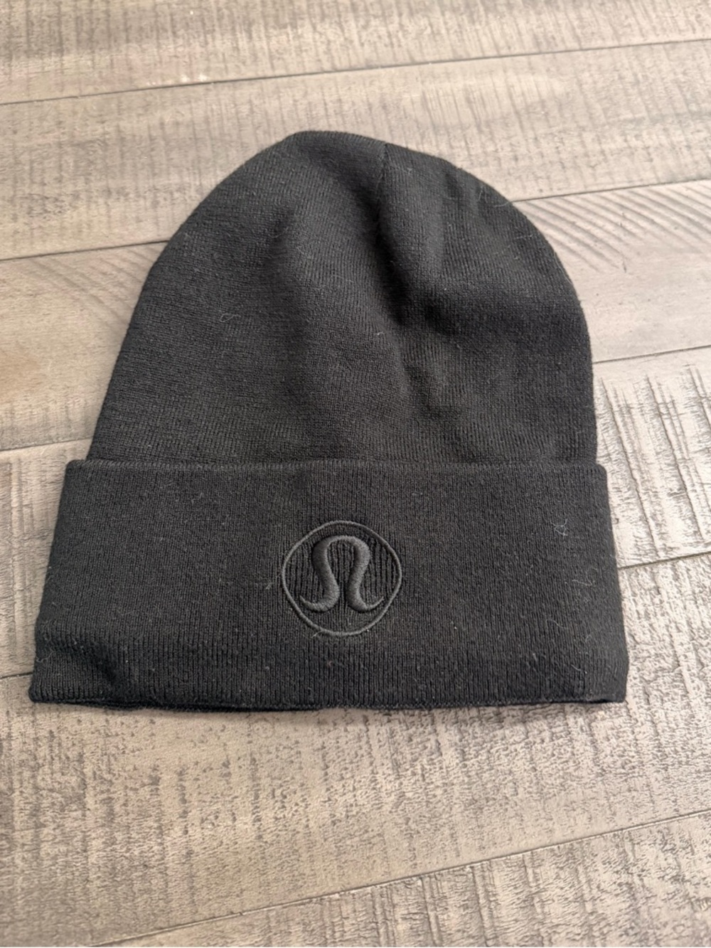 lululemon athletica Black Cuffed Knit Beanie with Tone-on-Tone Logo